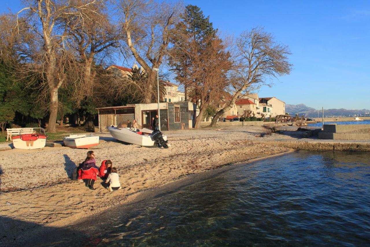 Apartments With A Parking Space Kastel Luksic, Kastela - 13734 ภายนอก รูปภาพ